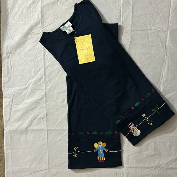 The Quacker Factory Christmas Themed 2piece Long sleeve and skirt set. - Picture 1 of 13